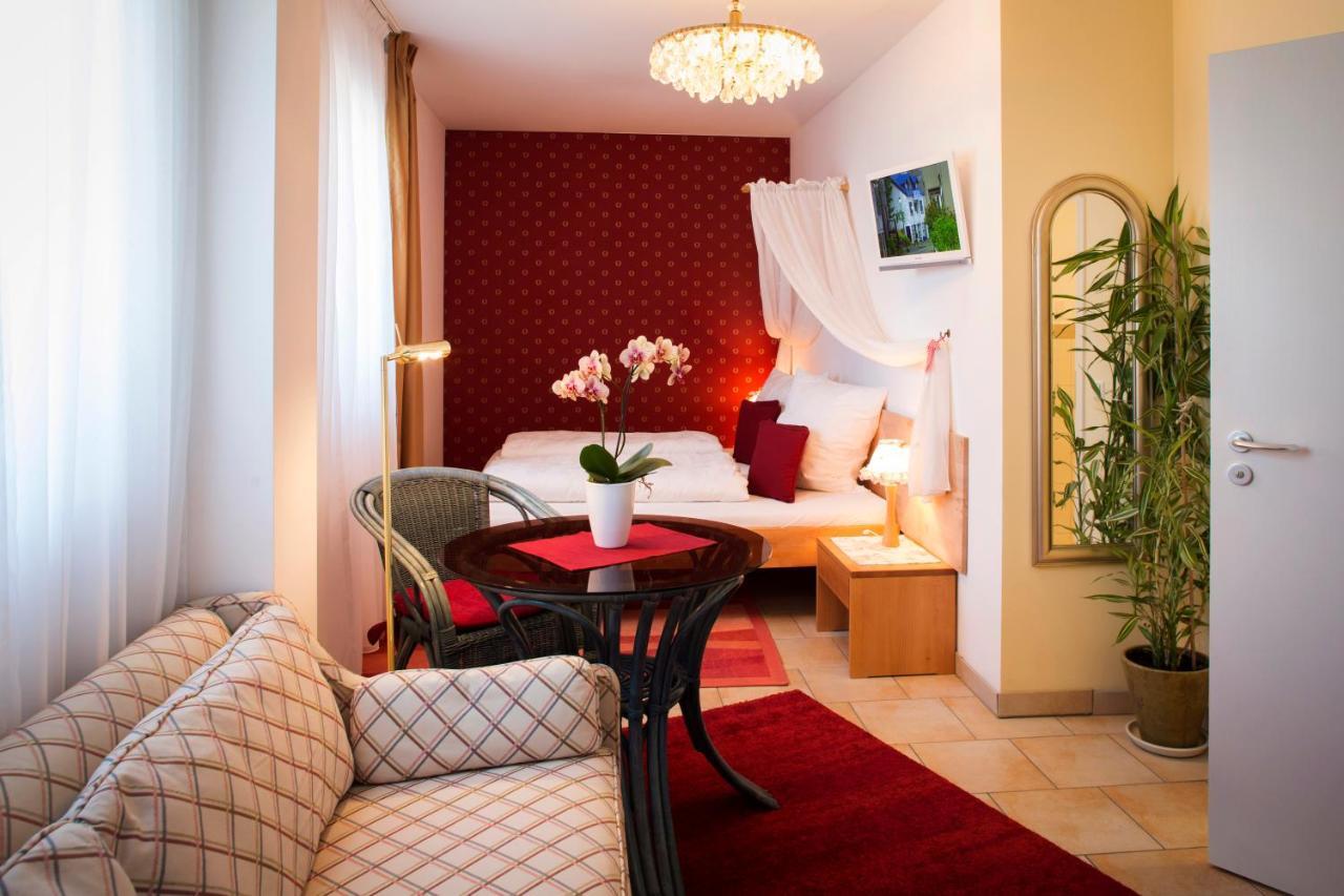 Gastehaus „Haus Am Hahnenberg“ Bed & Breakfast Marmagen Bagian luar foto