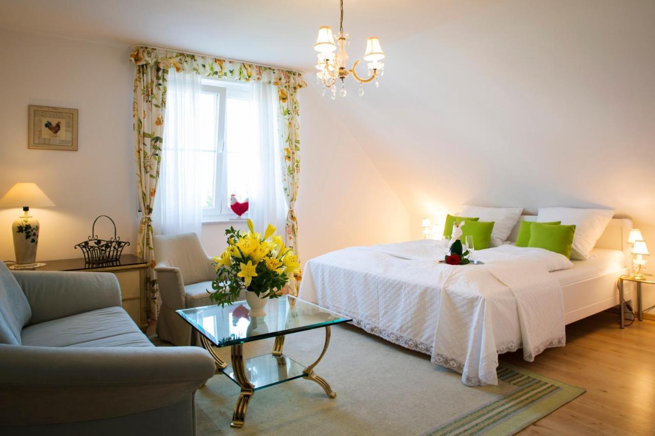 Gastehaus „Haus Am Hahnenberg“ Bed & Breakfast Marmagen Bagian luar foto