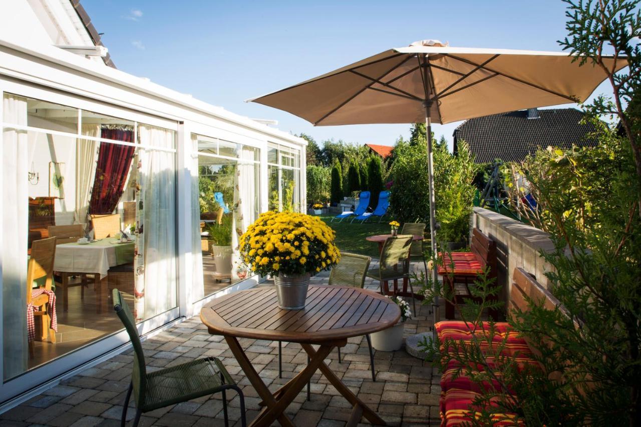 Gastehaus „Haus Am Hahnenberg“ Bed & Breakfast Marmagen Bagian luar foto